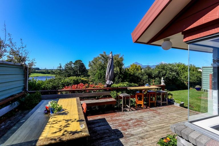 Photo of property in 18d Karamea Street, Whalers Gate, New Plymouth, 4310