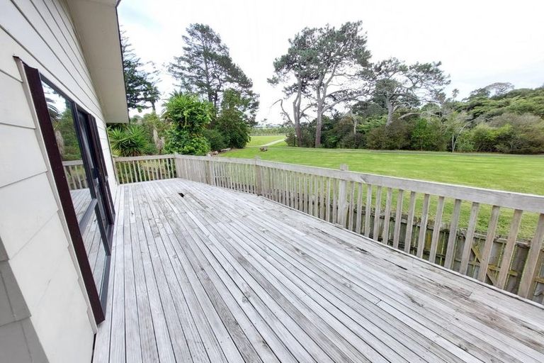 Photo of property in 8 Lowtherhurst Road, Massey, Auckland, 0614