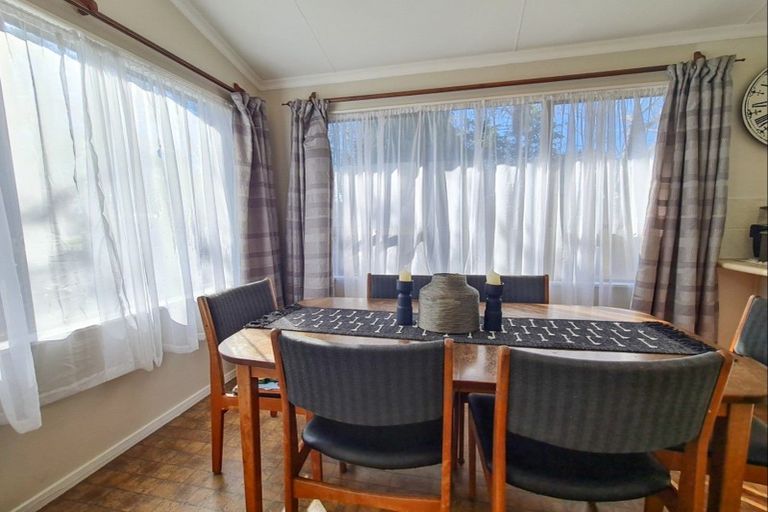 Photo of property in 62 Acacia Street, Kelvin Grove, Palmerston North, 4414