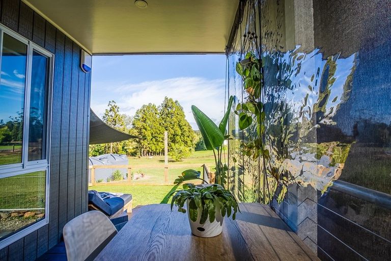 Photo of property in 76 Riddell Road, Kerikeri, 0230