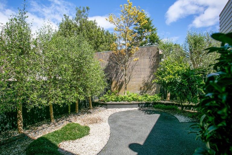 Photo of property in 49 Clare Street, Cambridge, 3434