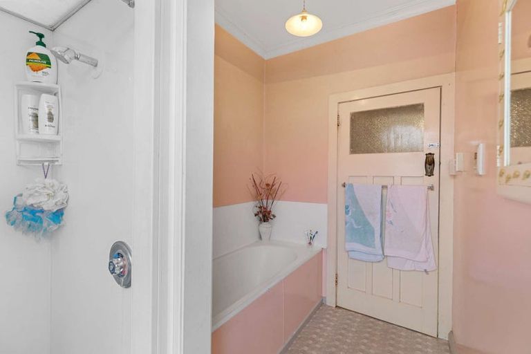 Photo of property in 608 Ongo Road, Hunterville, 4782