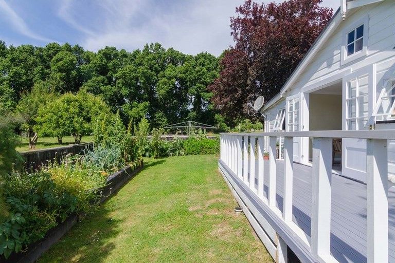 Photo of property in 1033 Masterton Castlepoint Road, Tauweru, Masterton, 5889
