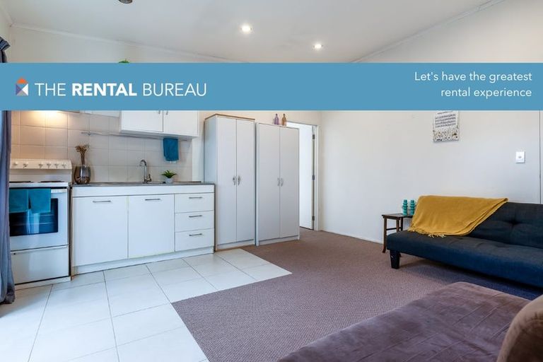 Photo of property in 2a Taupo Street, Green Bay, Auckland, 0604