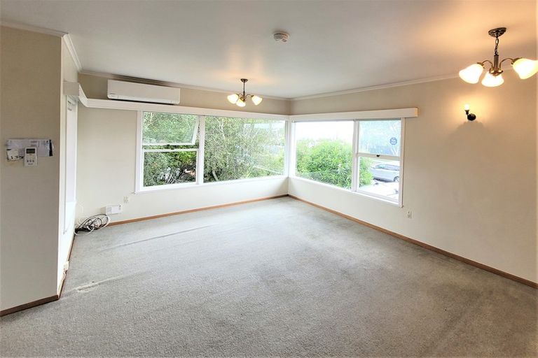 Photo of property in 1 Marsh Avenue, Forrest Hill, Auckland, 0620