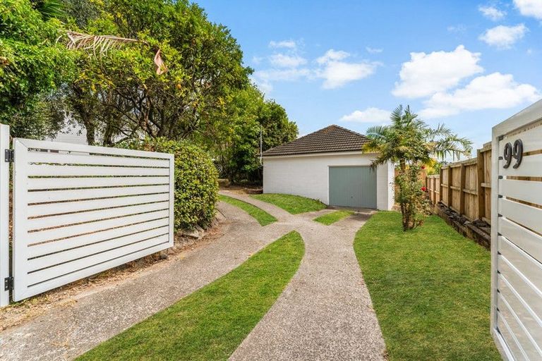 Photo of property in 99 Matipo Road, Te Atatu Peninsula, Auckland, 0610