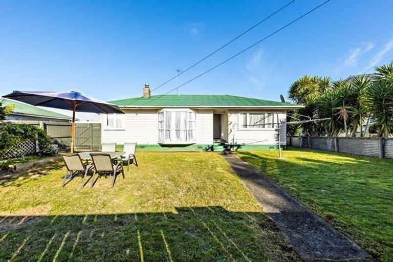 Photo of property in 1/19 Rollerson Street, Papakura, 2110