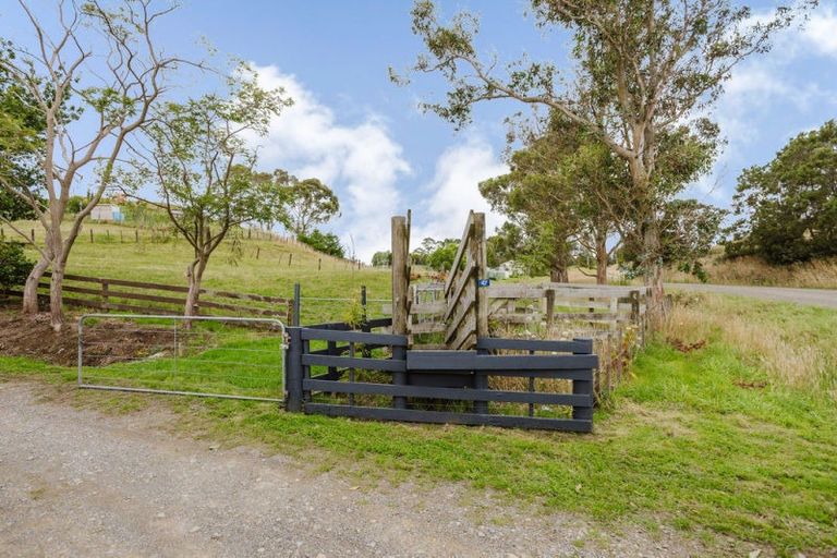 Photo of property in 47 Knight Road, Dannevirke, 4976