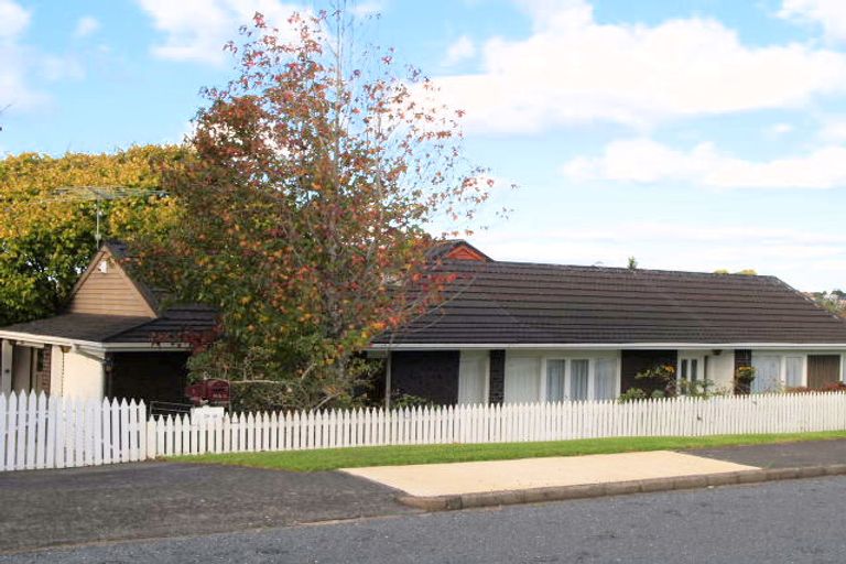 Photo of property in 1 Sherie Place, Howick, Auckland, 2014