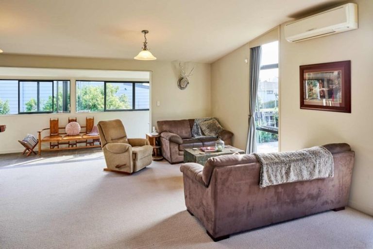 Photo of property in 81 Sea Vista Drive, Pukerua Bay, 5026