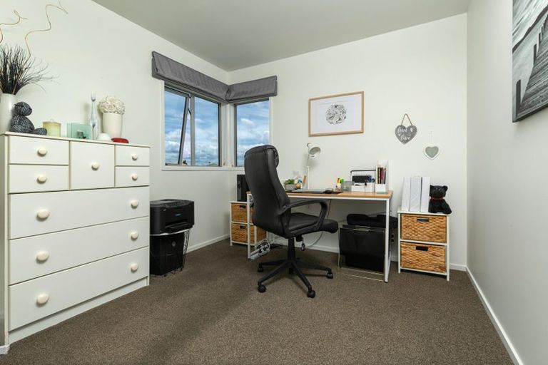 Photo of property in 5/103 Swanson Road, Henderson, Auckland, 0610