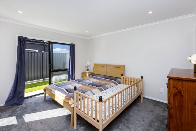 Photo of property in 13 Te Kaeaea Crescent, Wallaceville, Upper Hutt, 5018