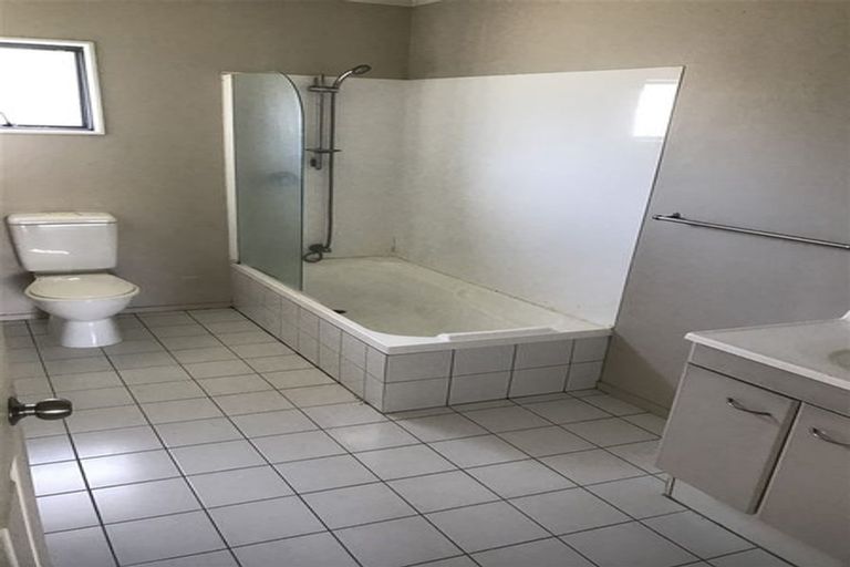 Photo of property in 26 Carlas Way, Ranui, Auckland, 0612