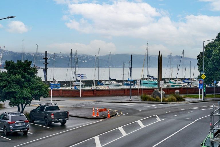 Photo of property in 68 Oriental Parade, Oriental Bay, Wellington, 6011