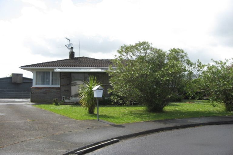 Photo of property in 24 Royal Arch Place, Rosehill, Papakura, 2113