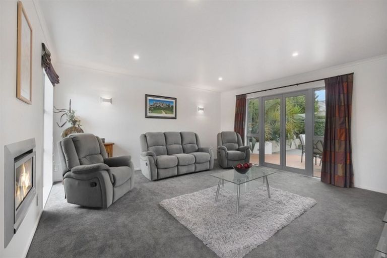 Photo of property in 5 Foresters Crescent, Parklands, Christchurch, 8083