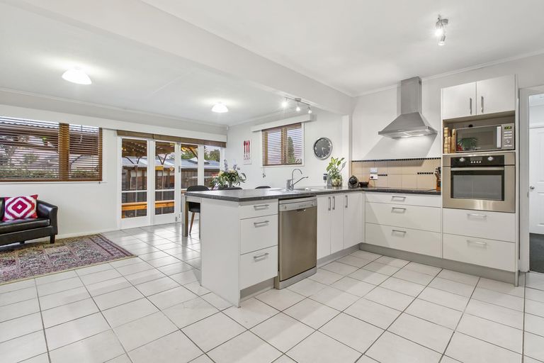 Photo of property in 1/29 Hill Crescent, New Lynn, Auckland, 0600