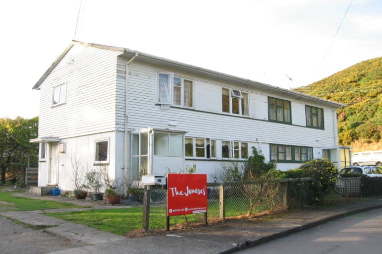 Photo of property in 28 Eldon Grove, Taita, Lower Hutt, 5019