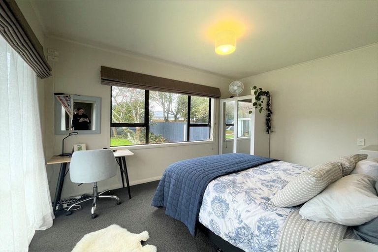 Photo of property in 18 Exeter Street, Brooklands, New Plymouth, 4310