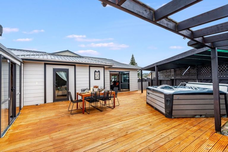 Photo of property in 38 Whanga Crescent, Titahi Bay, Porirua, 5022