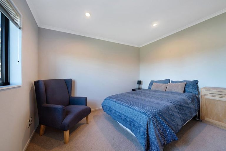 Photo of property in 1/271 Sturges Road, Henderson, Auckland, 0612