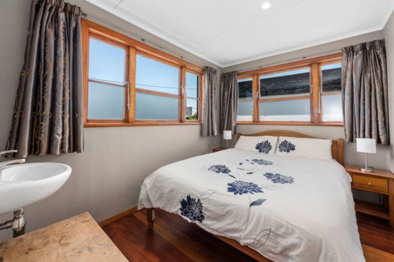 Photo of property in 41 Strasbourge Street, Martinborough, 5711