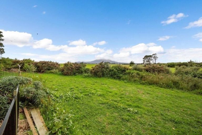 Photo of property in 2952 Eltham Road, Opunake, 4682