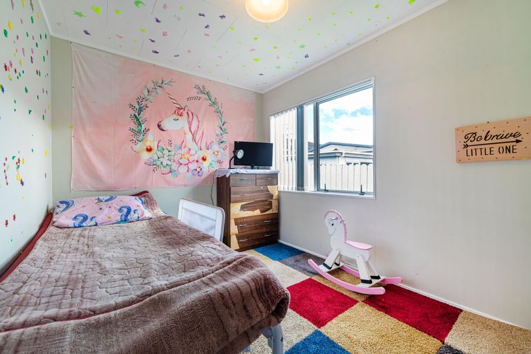 Photo of property in 1/35 Kopara Place, Clendon Park, Auckland, 2103