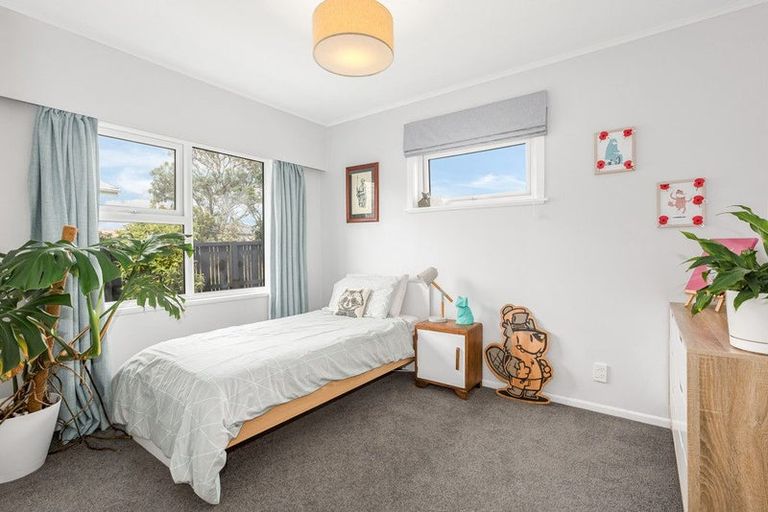 Photo of property in 22 Lomita Road, Johnsonville, Wellington, 6037