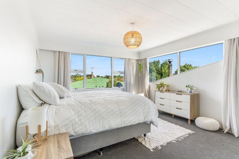 Photo of property in 8 Home Street, Winton, 9720