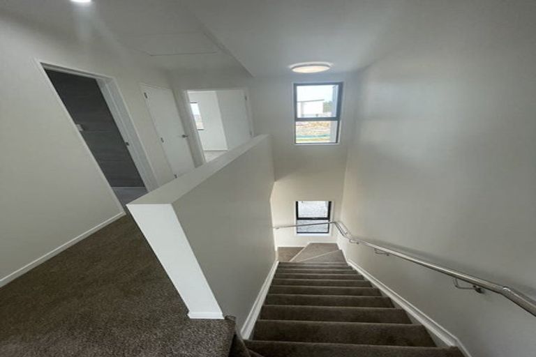 Photo of property in 9a Crestview Rise, Papakura, 2110