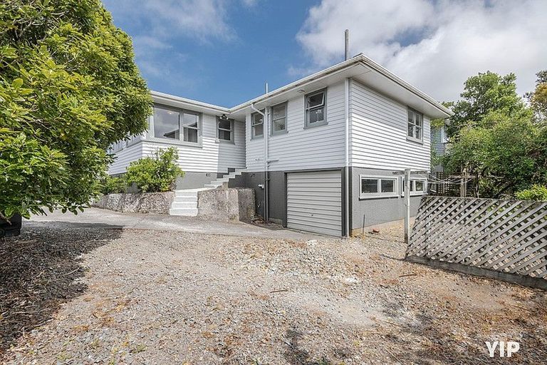 Photo of property in 11 Lenox Grove, Johnsonville, Wellington, 6037