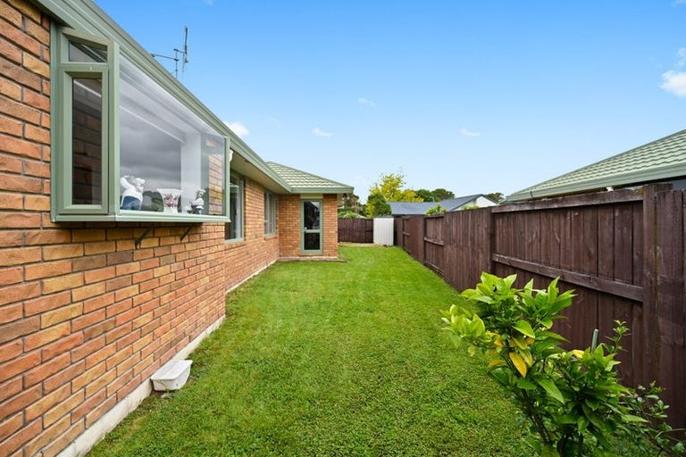 Photo of property in 2 Shannon Place, Nawton, Hamilton, 3200