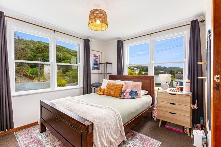 Photo of property in 17 Aparangi Crescent, Elsdon, Porirua, 5022