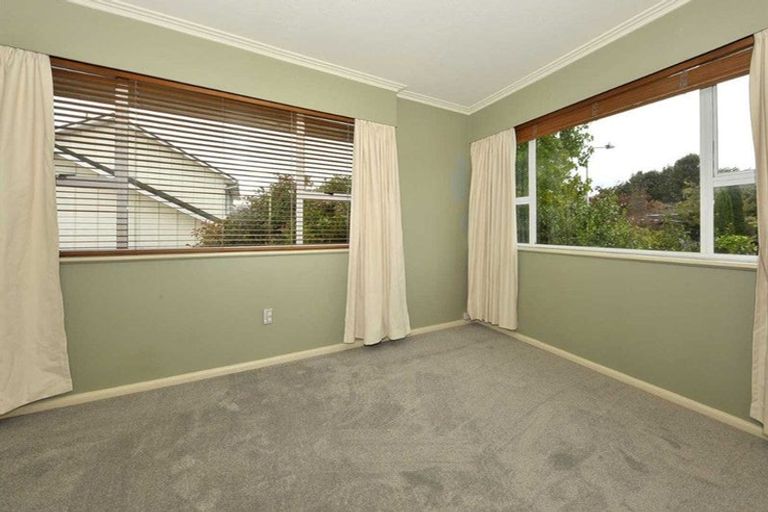 Photo of property in 20 Highfield Place, Avonhead, Christchurch, 8042