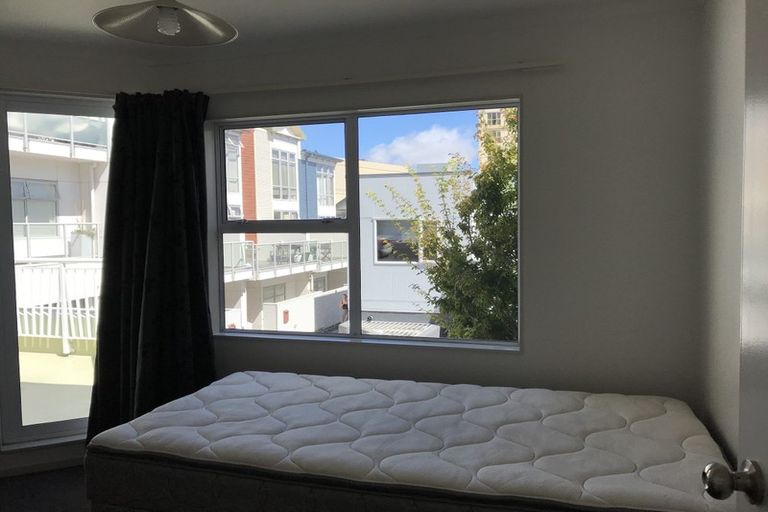 Photo of property in 12b Roxburgh Street, Mount Victoria, Wellington, 6011