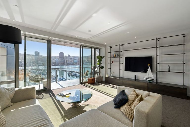 Photo of property in Clyde Quay Wharf, 3d/1 Clyde Quay Wharf, Te Aro, Wellington, 6011