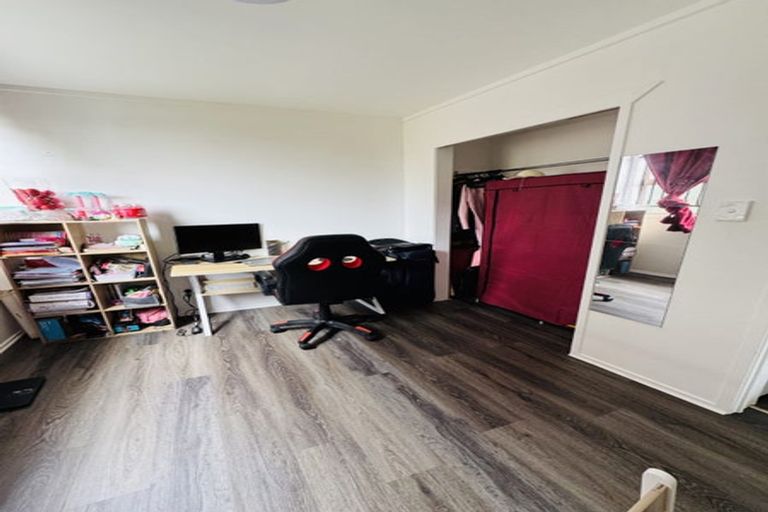 Photo of property in 671 East Coast Road, Browns Bay, Auckland, 0630