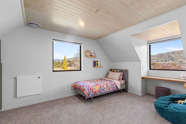 Photo of property in 3 Mount Iron Drive, Wanaka, 9305