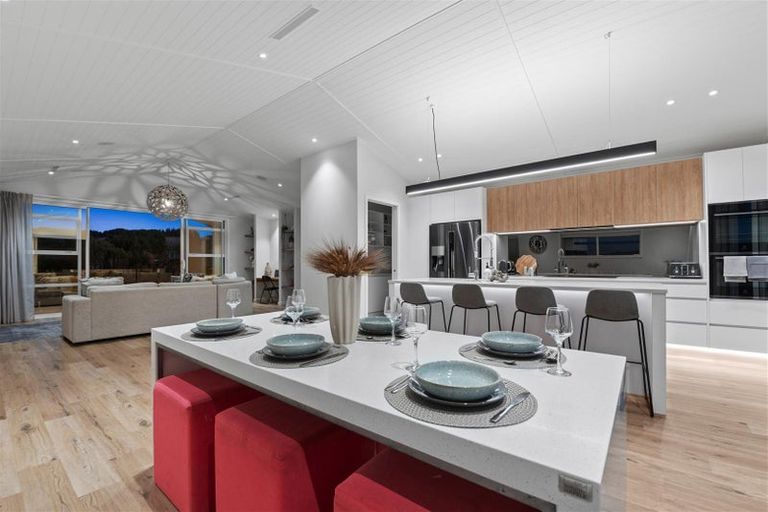 Photo of property in 43 Great West Road, Matipo Heights, Rotorua, 3015