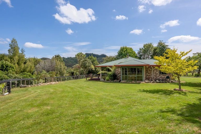 Photo of property in 266 North Manakau Road, Manakau, Levin, 5573