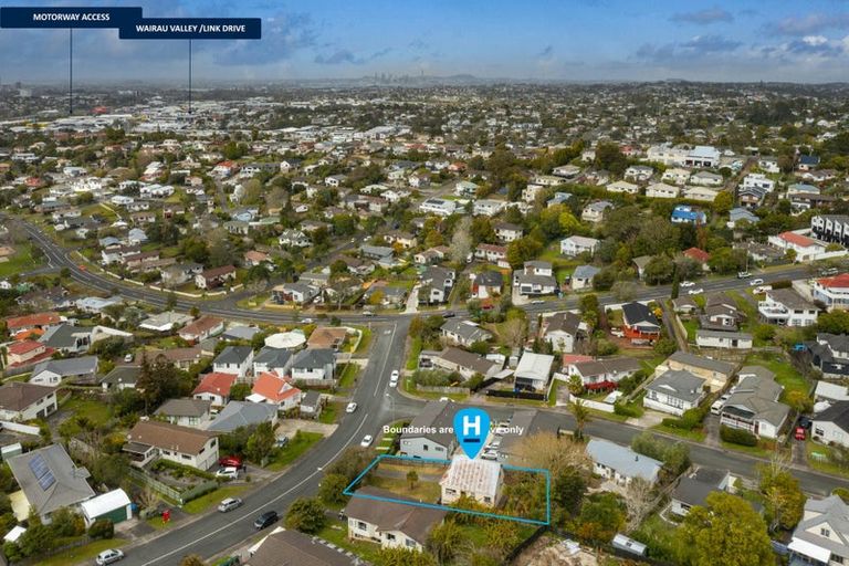 Photo of property in 8 Athena Drive, Totara Vale, Auckland, 0629