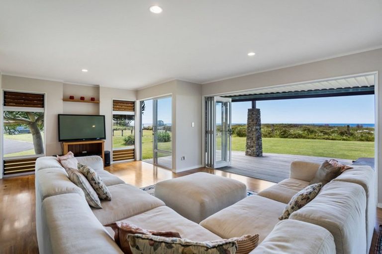 Photo of property in 12 Tuna Place, Whiritoa, Whangamata, 3691