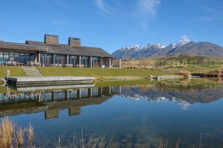 Photo of property in 22 Rannoch Drive, Jacks Point, Queenstown, 9371
