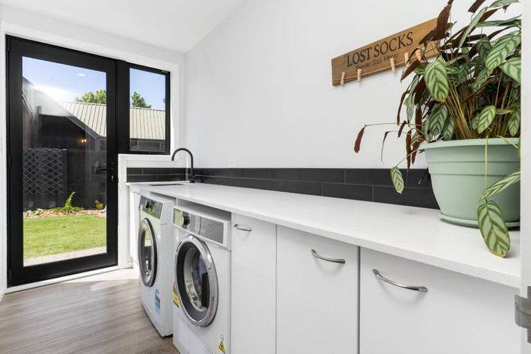 Photo of property in 9 Oaktree Lane, Bishopdale, Christchurch, 8053