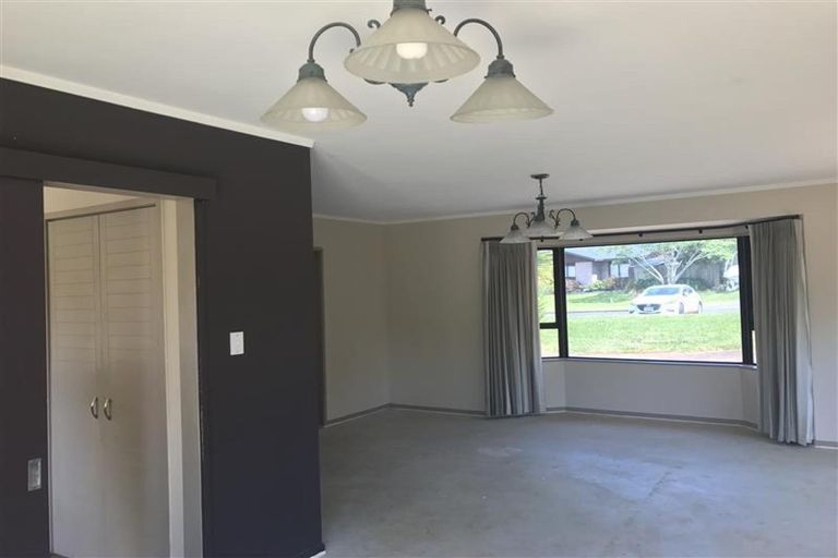 Photo of property in 3 Kadina Place, Botany Downs, Auckland, 2010