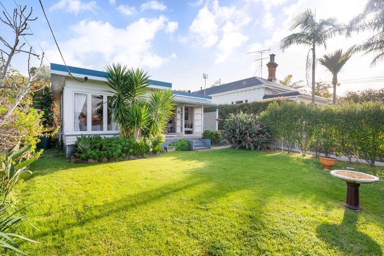 Photo of property in 73 Church Street, Devonport, Auckland, 0624