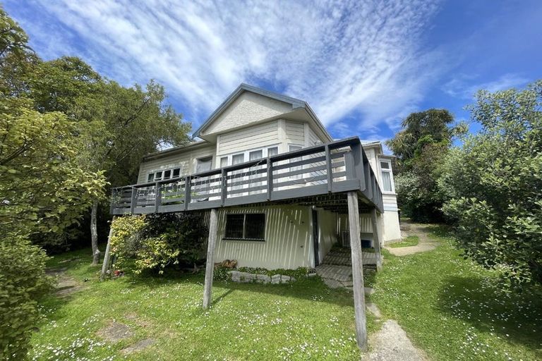 Photo of property in 82 Hazelhurst Pass, Caversham, Dunedin, 9012