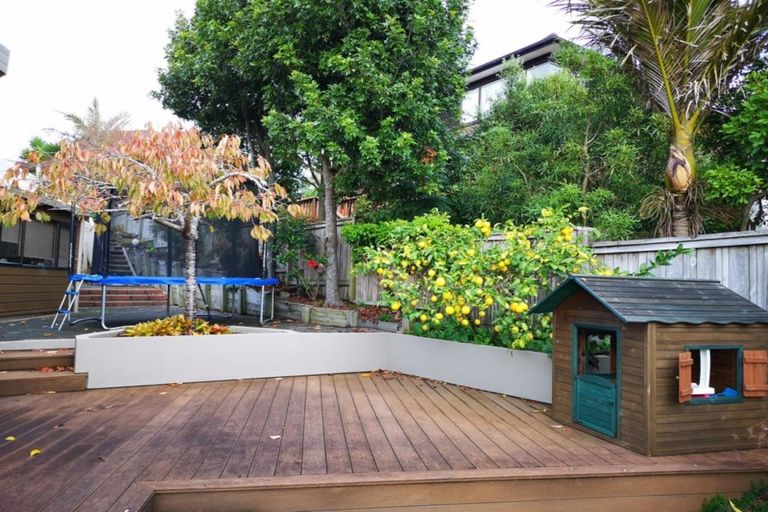 Photo of property in 62 Newhaven Terrace, Mairangi Bay, Auckland, 0630