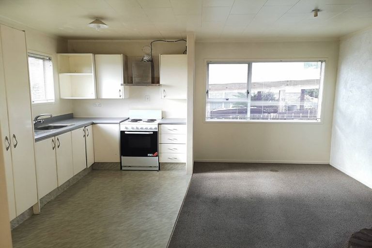 Photo of property in 60 Widmore Drive, Massey, Auckland, 0614